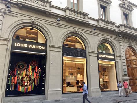 louis vuitton outlet italia|louis vuitton italian website.